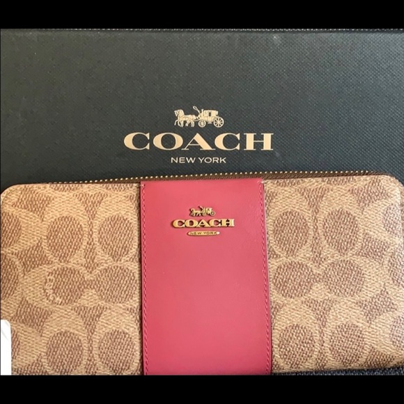 Coach wallet - Picture 1 of 3